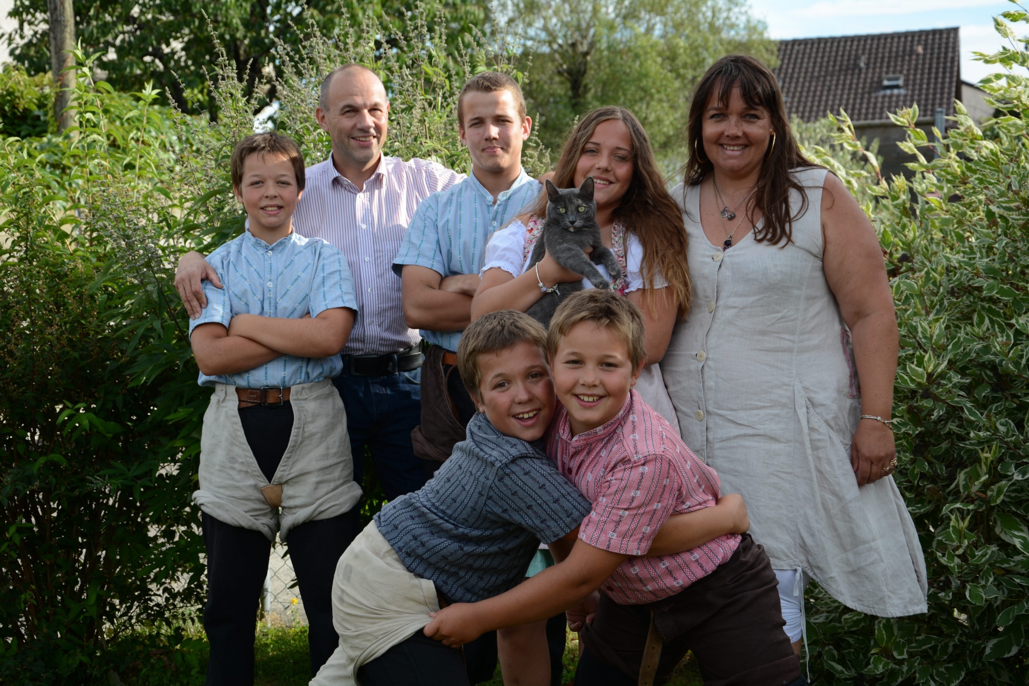 Agés de 10 à 16 ans, les enfants Tissot sont tous lutteurs. Une passion qui leur vient de leur maman, et de son père avant elle. 