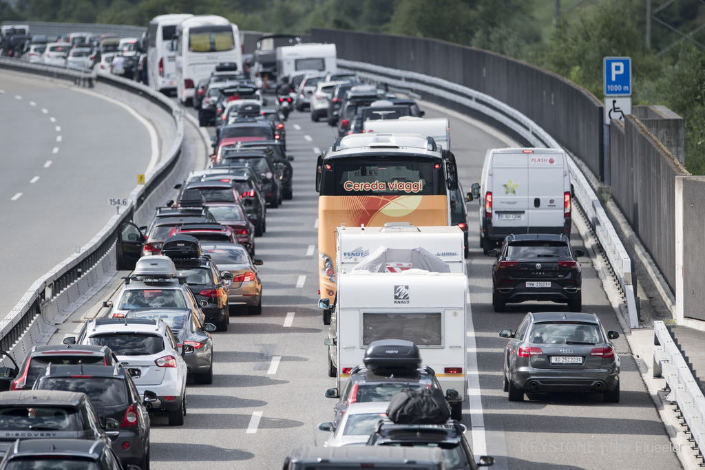 Pour contourner les bouchons, privilégiez le San Bernardino, le Simplon ou le St-Bernard.