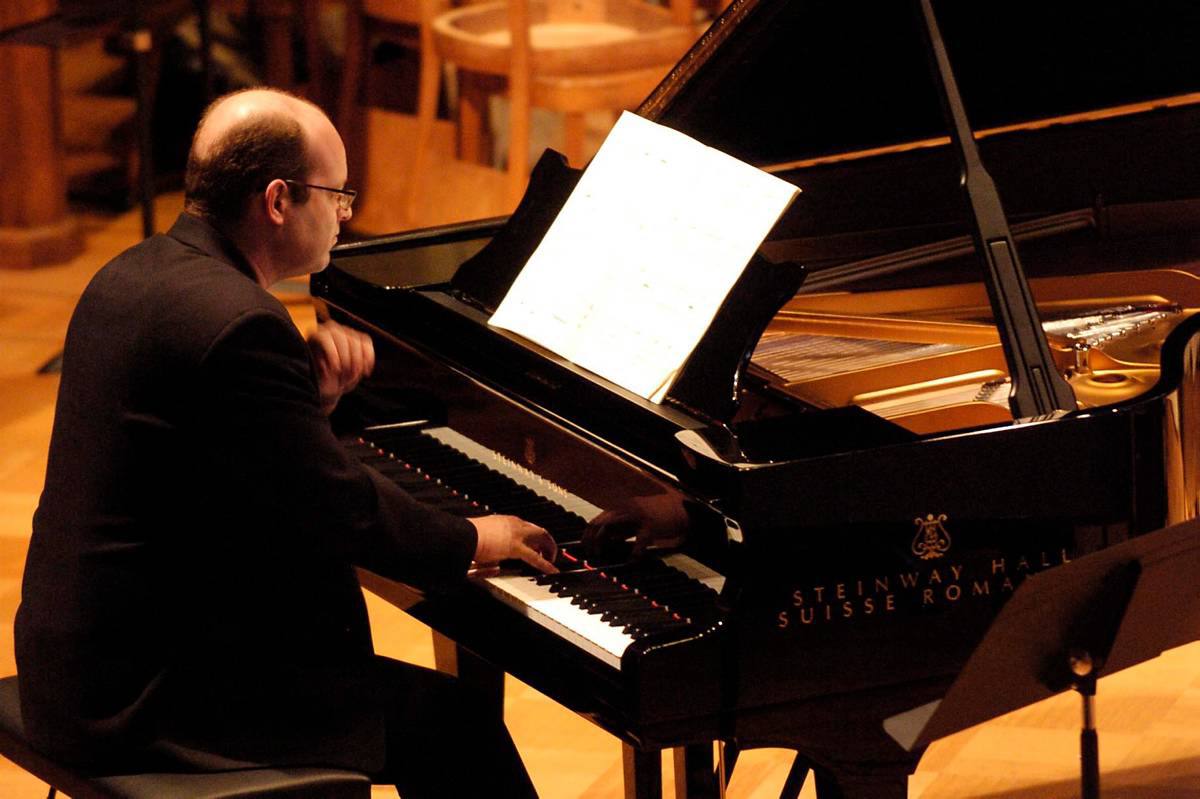 Nicolas Farine possède une double virtuosité, en piano et trompette.