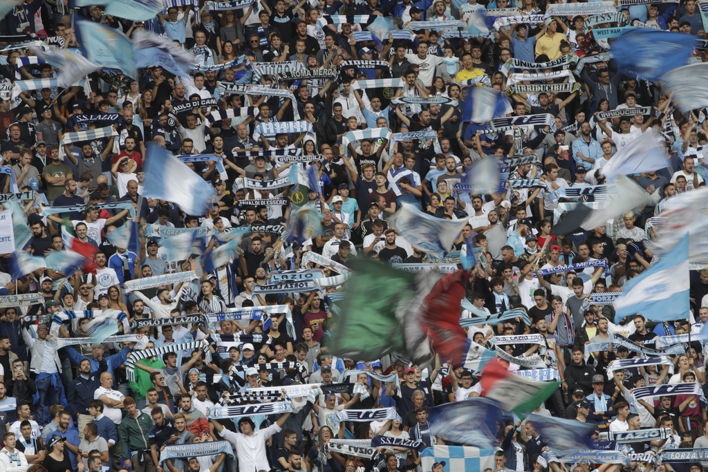 Le tract, distribué samedi lors du match de la 1re journée du Championnat d'Italie, invitait les femmes à ne pas occuper les dix premiers rangs de la tribune Nord, celle réservée aux turbulents supporters de la Lazio (archives).