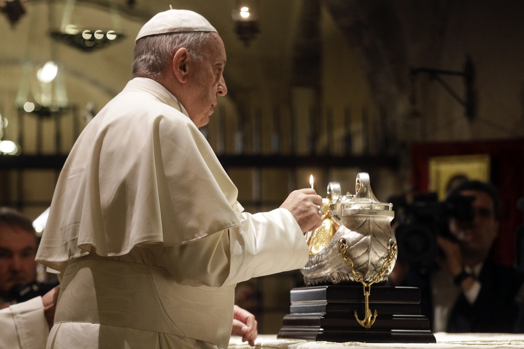 Le pape François a accepté lundi la démission d'un archevêque australien condamné dans son pays à un an de prison pour avoir couvert des actes pédophiles.