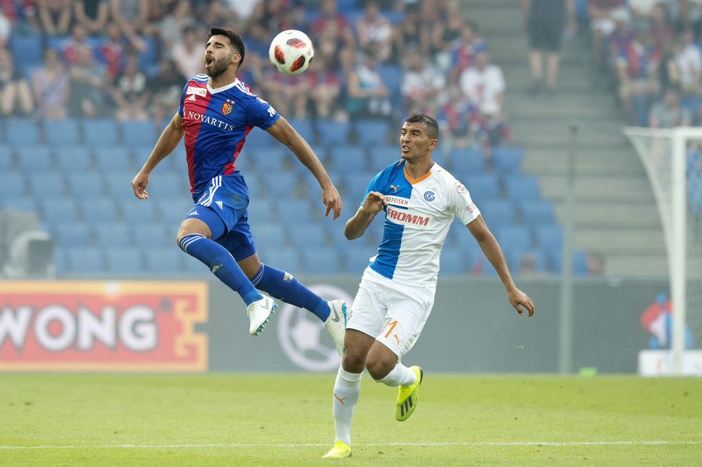 Marcel Koller a adopté un schéma en 4-4-2 pour donner les clés du jeu à deux hommes d'expérience, Frei et Serey Die.