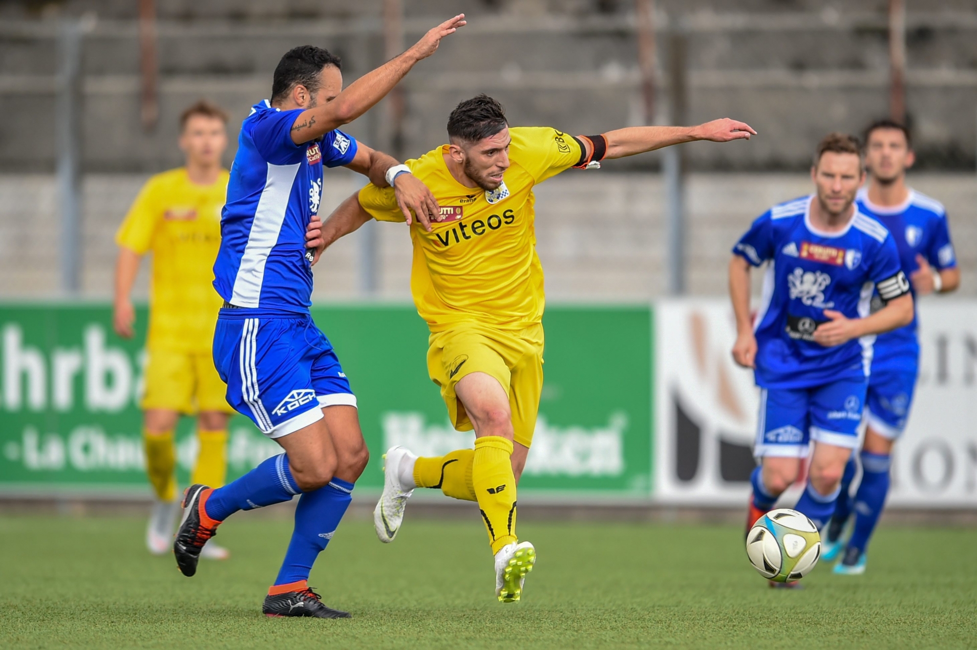 Anthony De Freitas (en jaune) a lancé la remontée du FCC.