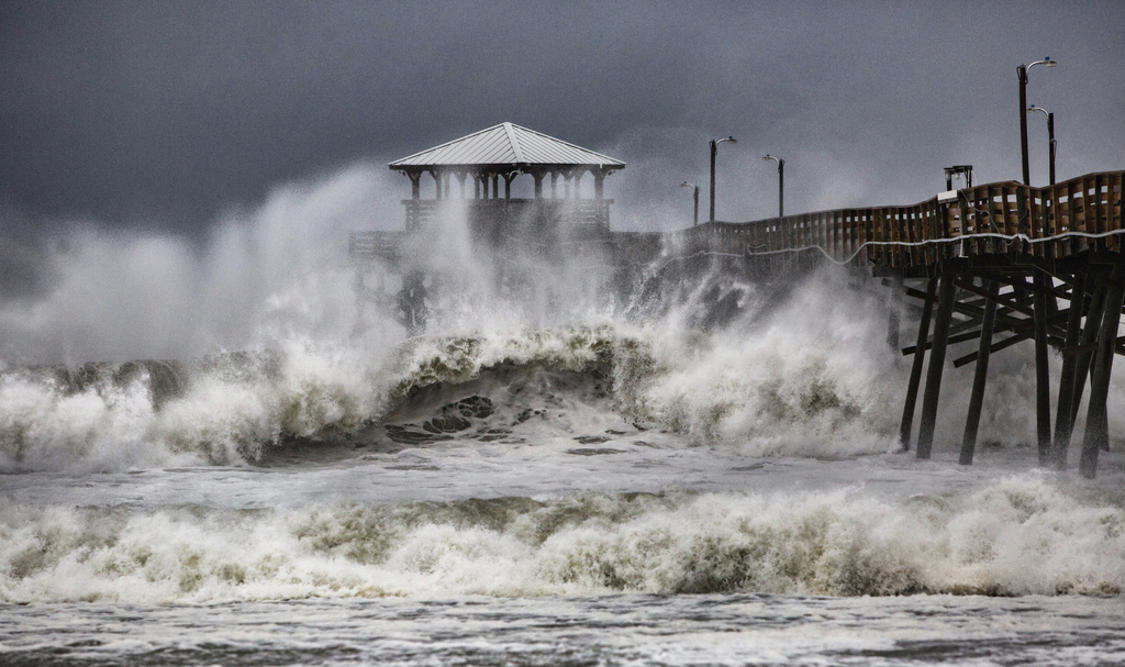 L'ouragan Florence a atteint les côtes avec des rafales de vent atteignant les 150 km/h.