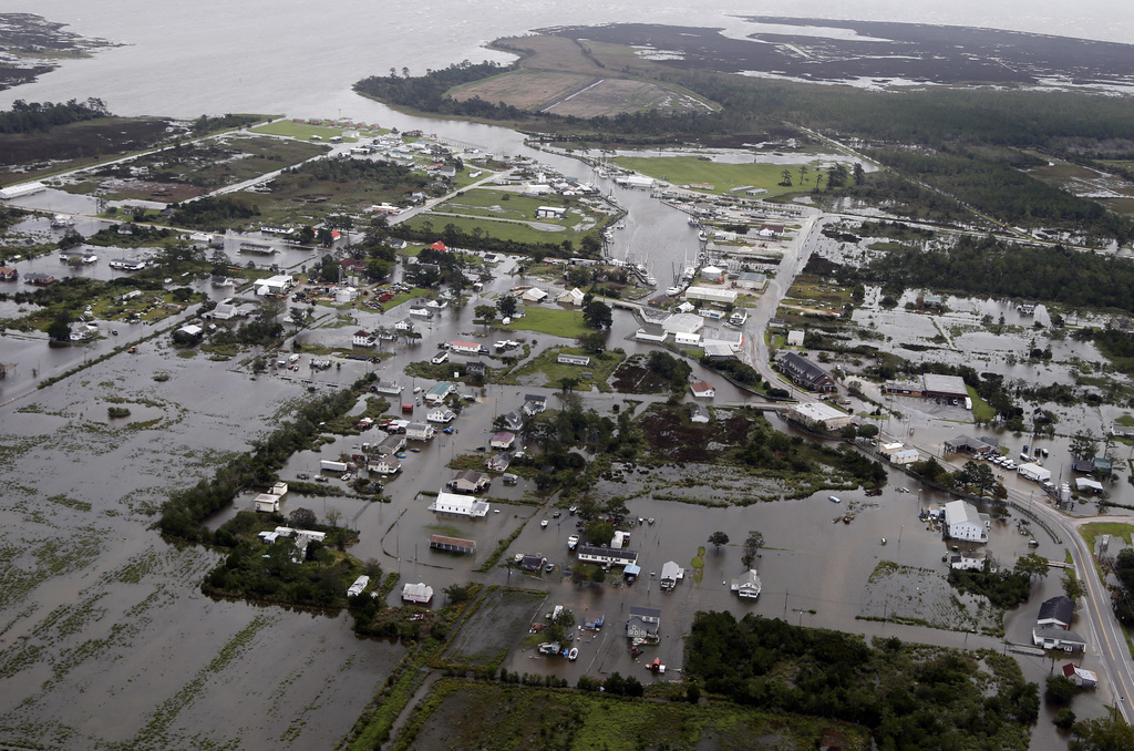 L'ouragan Florence et ses pluies "phénoménales" qui s'abattent sur la côte est des Etats-Unis depuis vendredi ont causé la mort de six personnes.