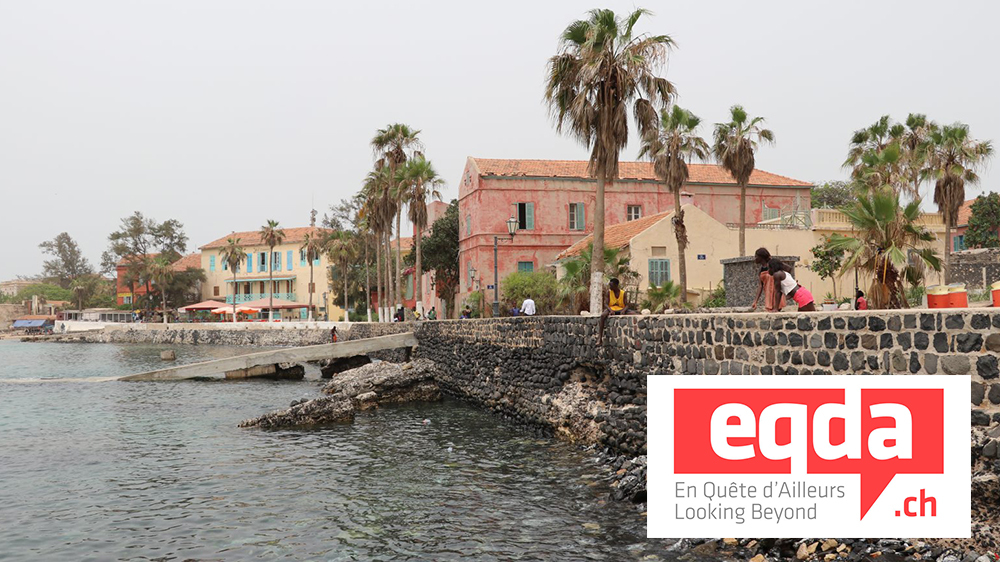 L’île de Gorée et sa Maison des esclaves accueillent chaque année un demi-million de touristes. Cela n’empêche pas l’océan de ronger les rives bordant ici la place de l’Europe.