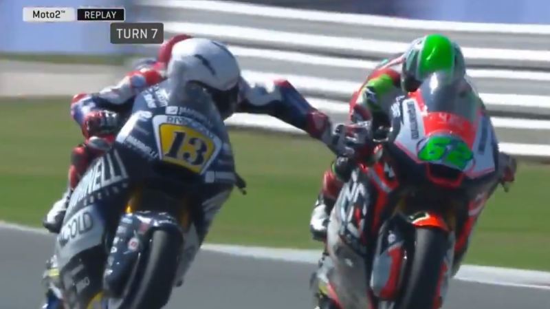 Dimanche, l'Italien avait provoqué un scandale en accrochant la poignée de freins d'un adversaire en pleine course Moto2 à Misano.