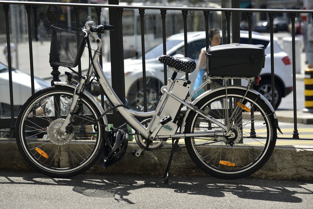 Une motion demande d'abaisser à 14 ans l'âge à partir duquel on peut utiliser un vélo électrique léger sans permis. (illustration)