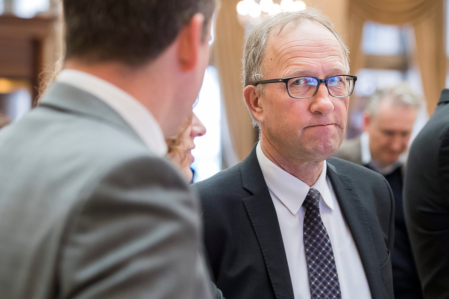 ARCHIVBILD ZUR BUNDESRATSKANDIDATUR VON CVP-STAENDERAT PETER HEGGLIN, AM SONNTAG, 14. OKTOBER 2018 - Peter Hegglin, CVP-ZG, im buergerlichen Hauptquartier am Sonntag, 12. Februar 2017 im Hotel Bellevue in Bern. Das eidgenoessische Stimmvolk hatte am Sonntag ueber drei Vorlagen zu bestimmen, die erleichterte Einbuergerung der dritten Auslaendergeneration, die Schaffung des Nationalstrassenfonds NAF, sowie die Unternehmenssteuerreform USR III. (KEYSTONE/Anthony Anex) SCHWEIZ BUNDESRATKANDIDATUR PETER HEGGLIN