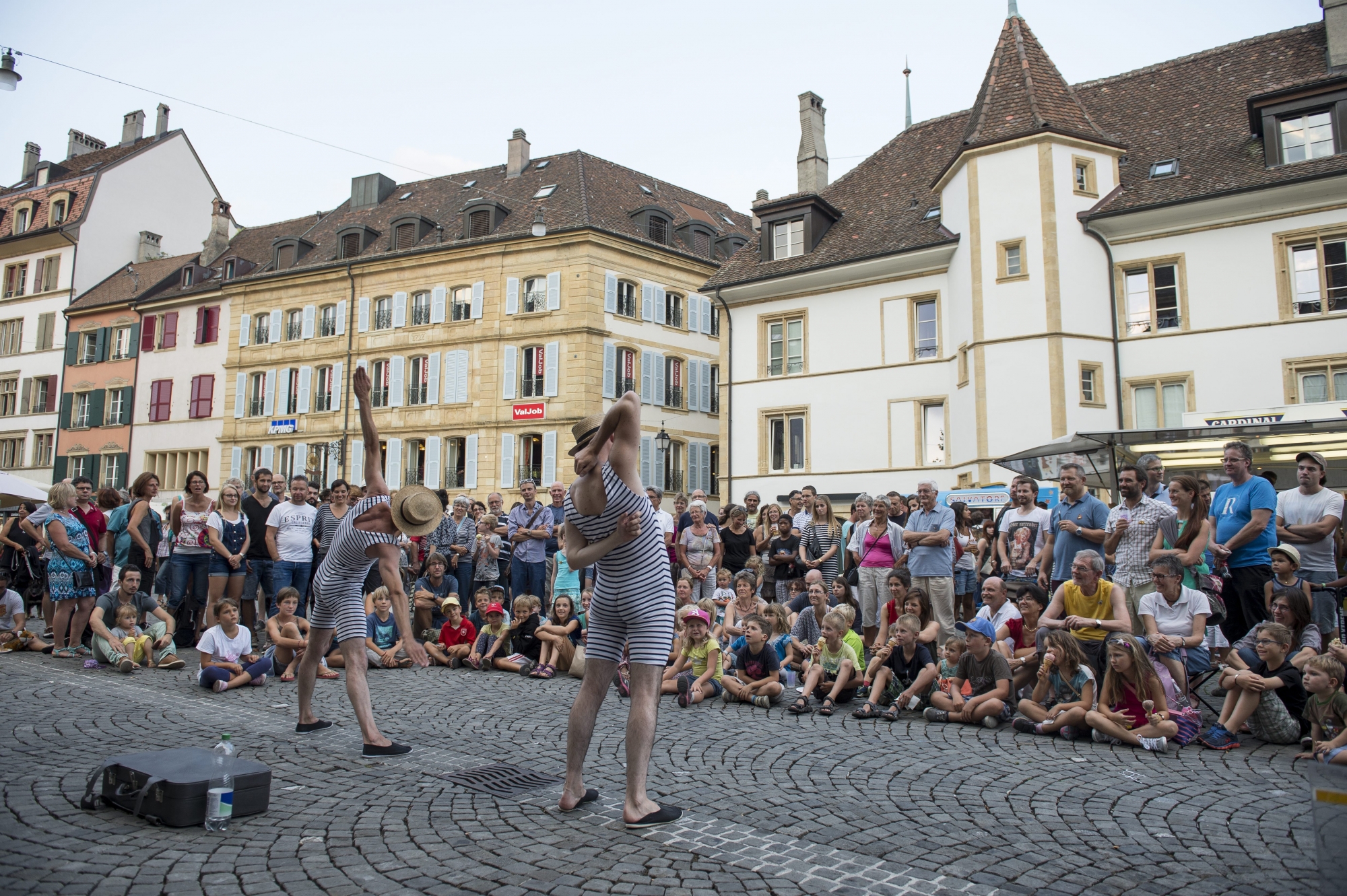 La 30e édition du Buskers festival sera composée majoritairement d'artistes s'étant déjà produit à Neuchâtel. Le public peut voter pour ses favoris, comme ici les Frères Forsini, ici en 2015.