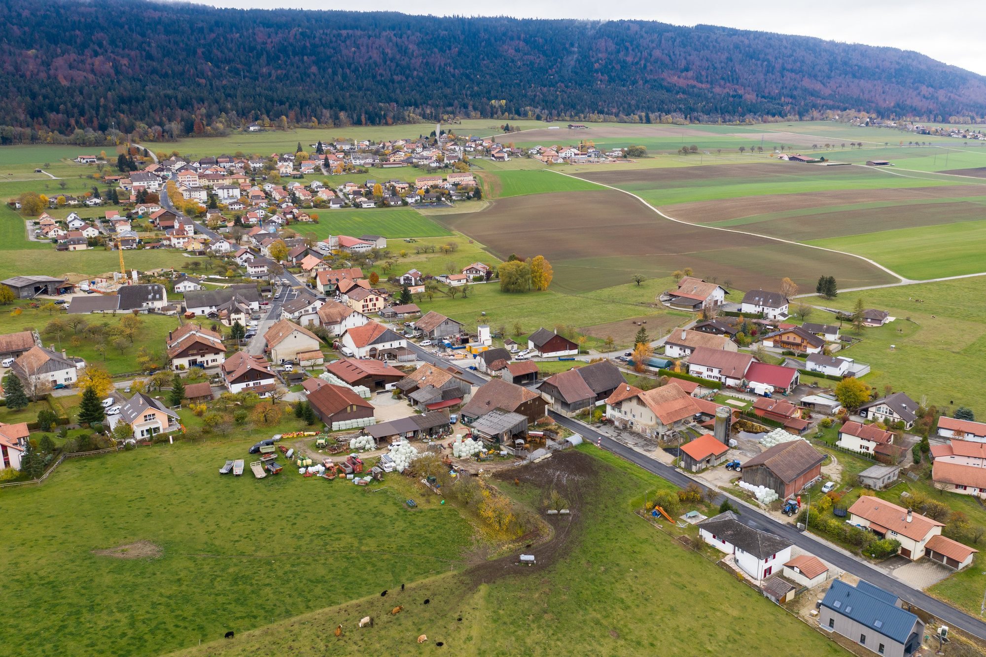 La commune de Val-de-Ruz doit réduire sa zone à bâtir de 10,5 hectares: le village de Savagnier est principalement touché par cette mesure.