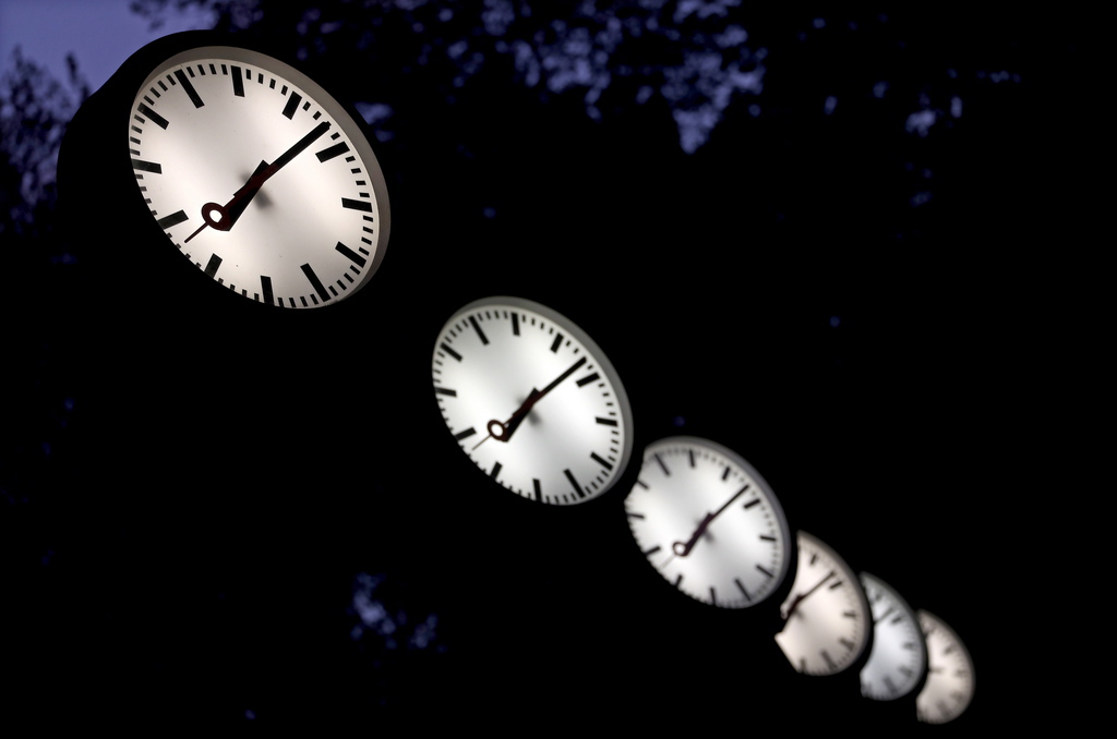 L'heure d'été prend fin dimanche: à 03h00 du matin il faudra reculer les montres à 02h00.