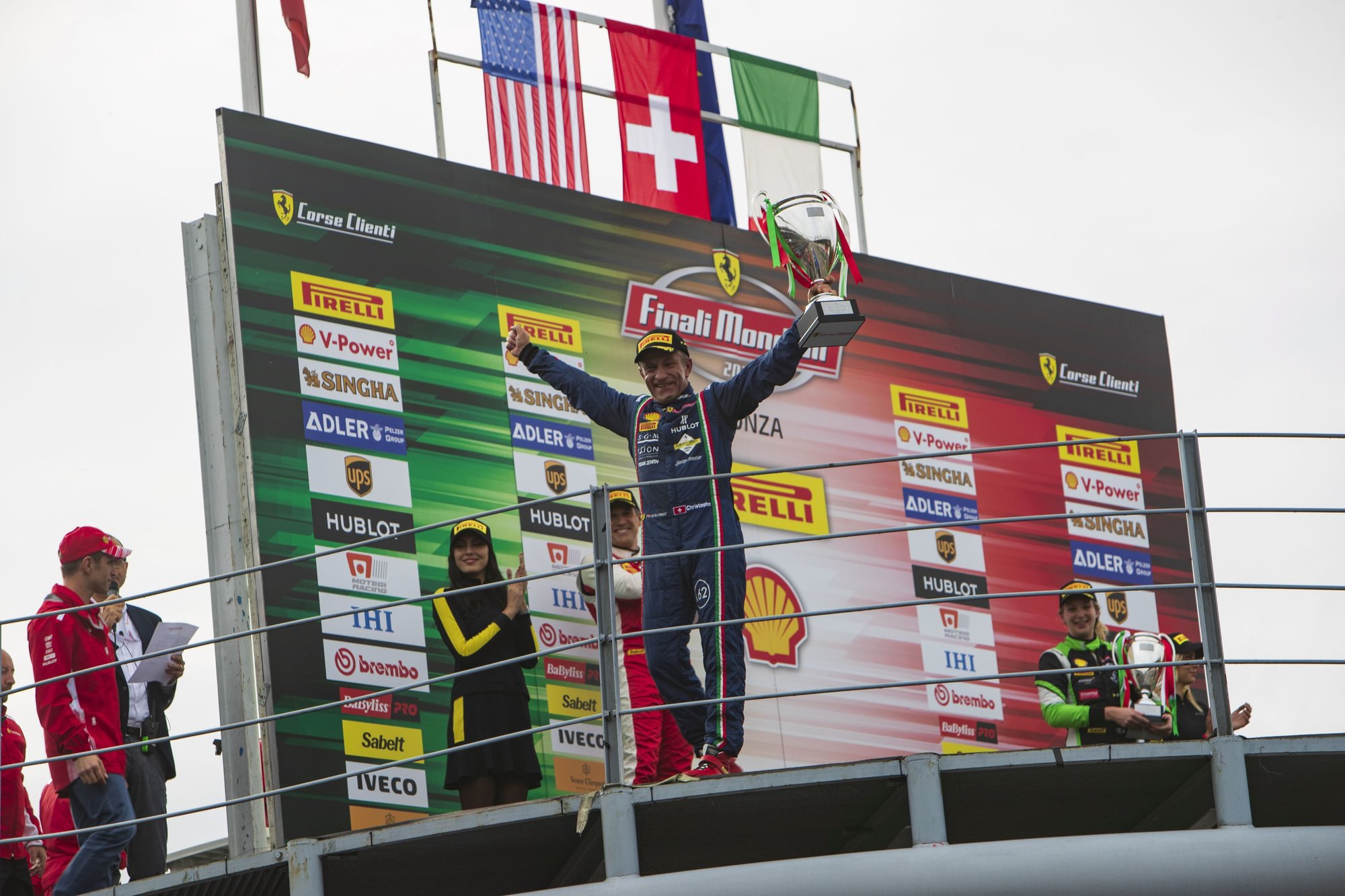 Christophe Hurni laisse éclater sa joie sur le podium à Monza.
