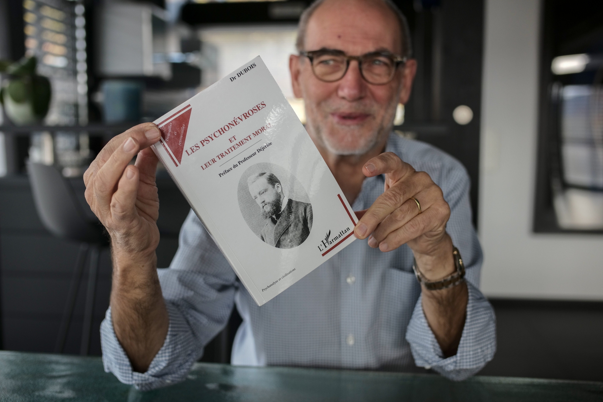 Le neurologue François Ochsner présente le livre majeur de Paul Dubois écrit en 1904, traduit en huit langues et réédité pour la dernière fois en 2007.