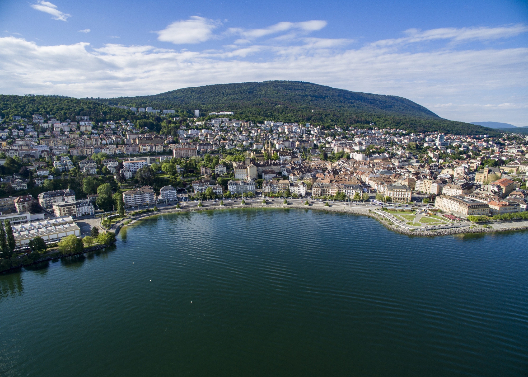 Deux élus socialistes proposent de bâtir dans la baie de l'Evole à Neuchâtel.