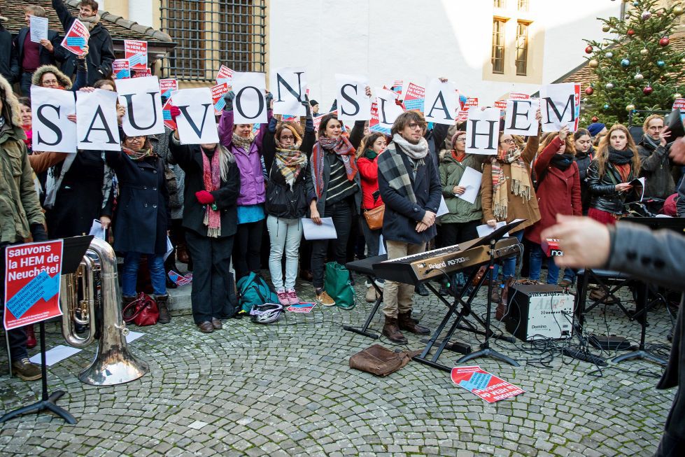 Il y a près d'un an, des soutiens à la Haute Ecole de musique manifestaient à Neuchâtel.