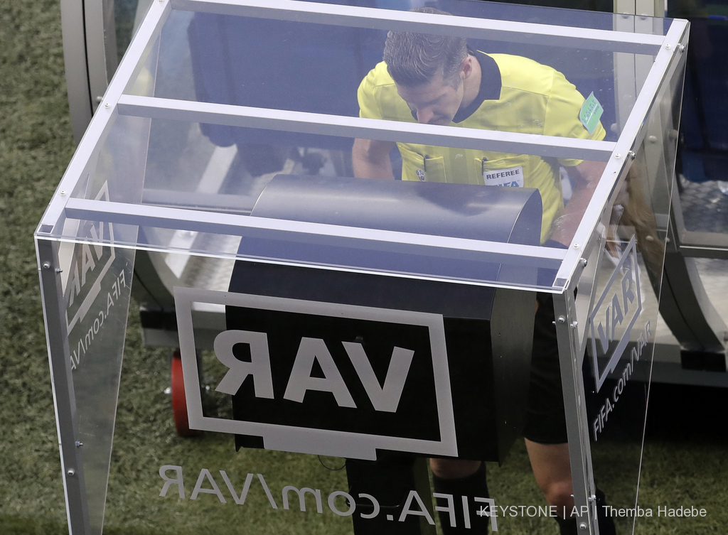 Après l'expérience positive de la Coupe du monde, la Suisse va introduire l'arbitrage vidéo en première division.