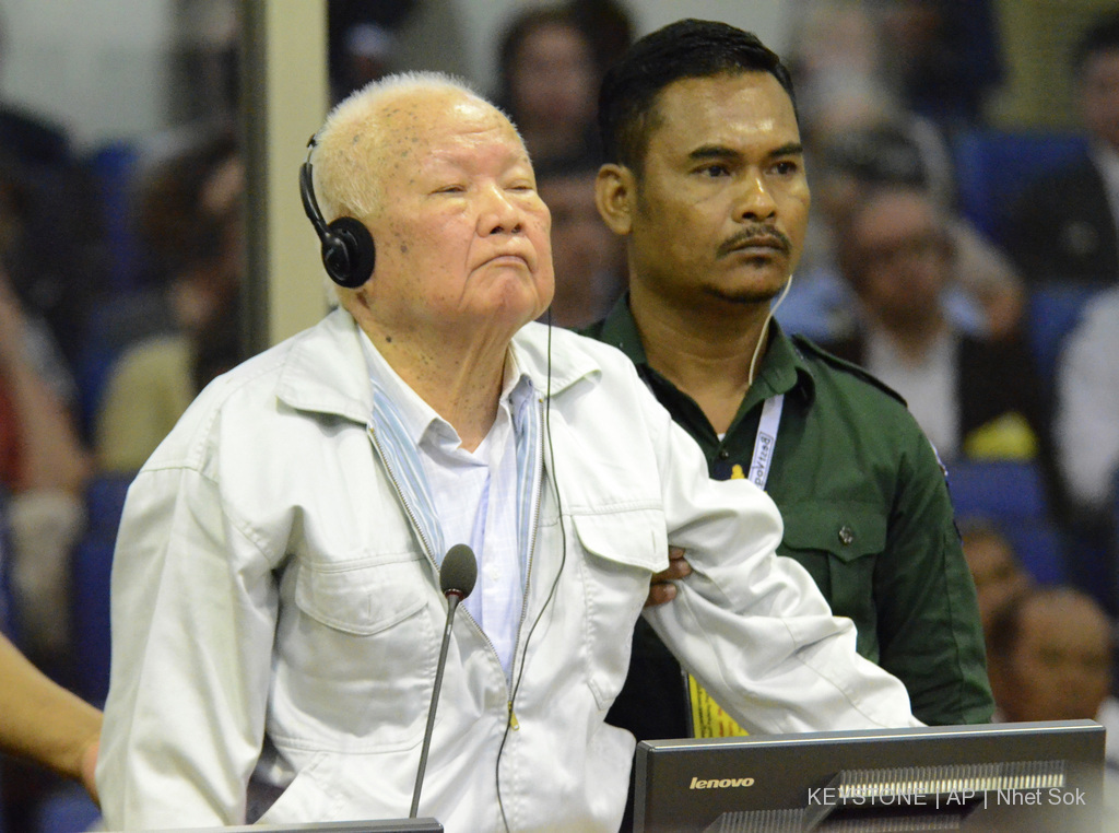 Khieu Samphan, à gauche, avait déjà été condamné à la perpétuité en 2014 pour "crimes contre l'humanité" (archives).