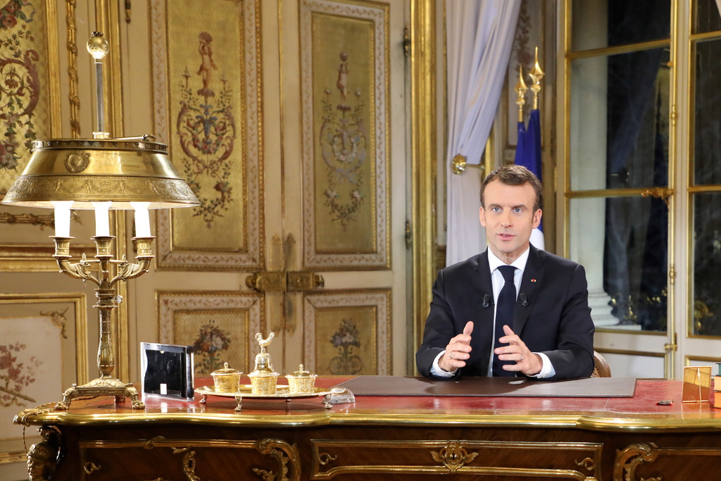 Dans son allocution télévisée lundi soir, Emmanuel Macron a notamment promis une augmentation de 100 euros par mois du SMIC. 
