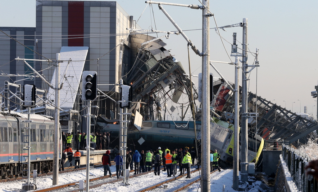 Jeudi matin, un train à grande vitesse a percuté une locomotive à Ankara, en Turquie. Sept personnes ont perdu la vie selon un premier bilan. 