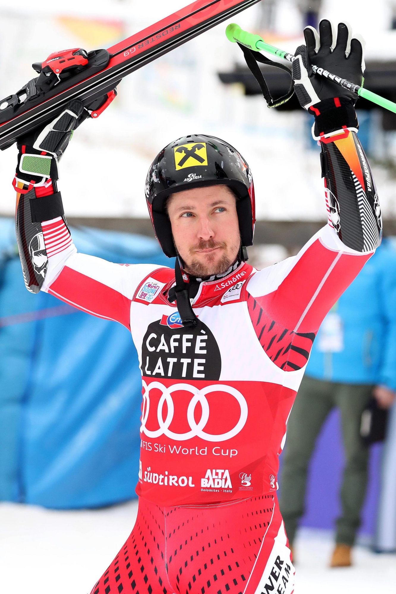 epa07235376 Winner Marcel Hirscher of Austria celebrates in the finish area after the Men's Giant Slalom race at the FIS Alpine Skiing World Cup event in Alta Badia, Italy, 16 December 2018.  EPA/ANDREA SOLERO ITALY ALPINE SKIING WORLD CUP
