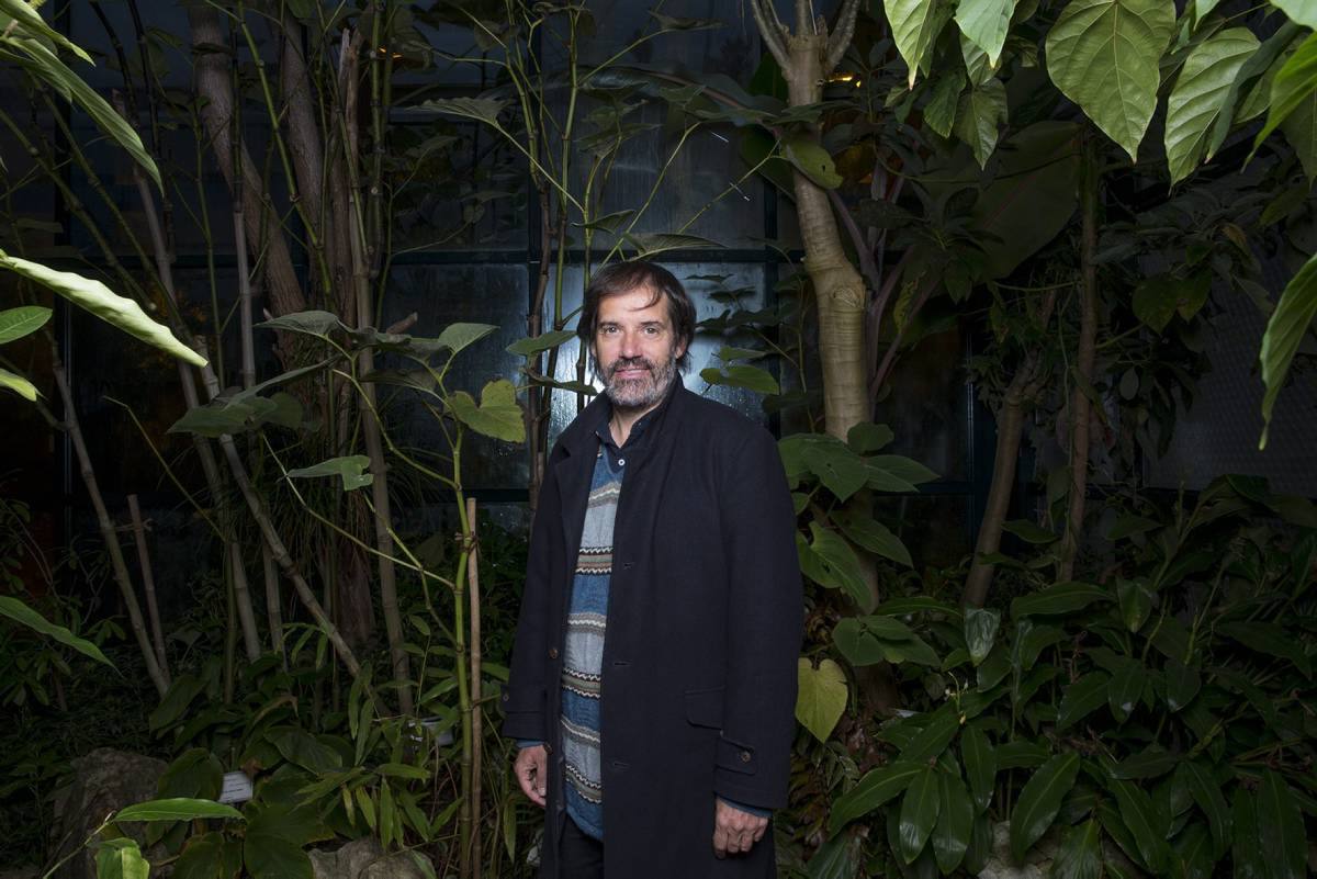 Avant de diriger le Jardin botanique de Neuchâtel, Blaise Mulhauser a été conservateur au Muséum d'histoire naturelle de la ville.