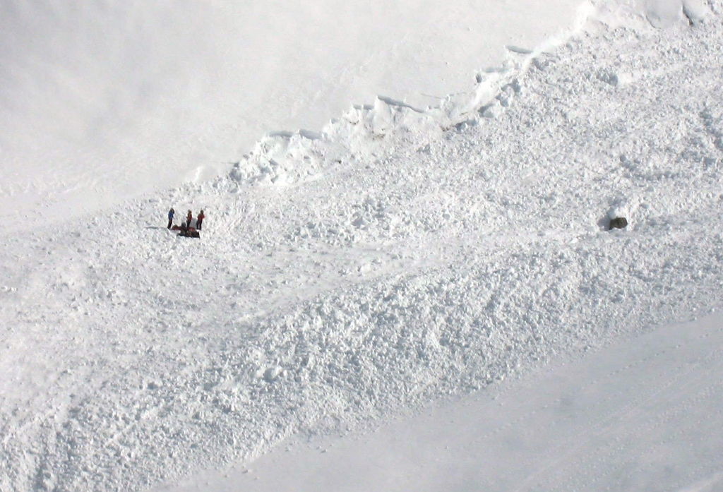 Malgré la rapide intervention des secours, une skieuse a perdu la vie dans la région de Nendaz en Valais. (Photo d'illustration / Archives)