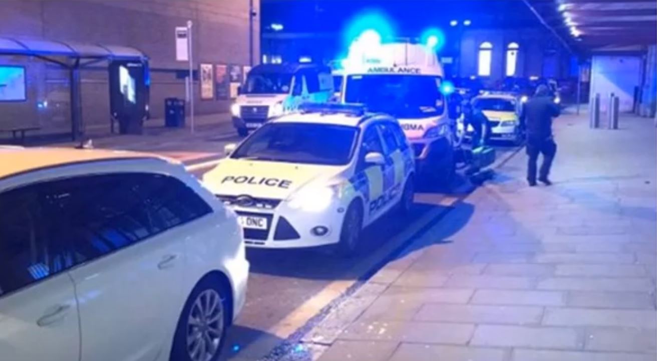 L'attaque s'est déroulée pendant la soirée du 31 décembre à la gare Victoria de Manchester, la grande ville du nord-ouest de l'Angleterre. 