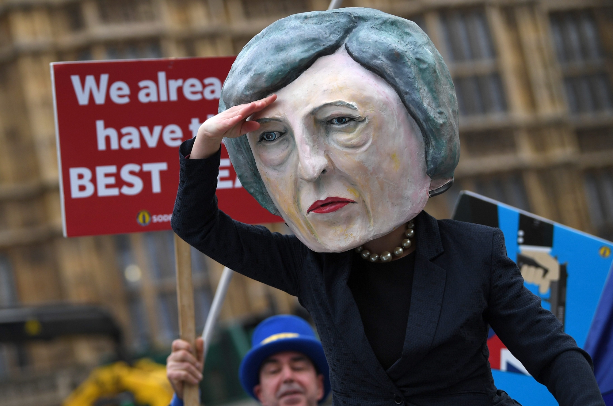 epa07286340 An anti-Brexit protester dressed in a Theresa May costume recreates a scene from the 1997 film 'Titanic, in London, Britain, 15 January 2019. Parliamentarians are voting on the postponed Brexit EU Withdrawal Agreement, commonly known as The Meaningful Vote, deciding on Britain's future relationship with the European Union.  EPA/NEIL HALL BRITAIN BREXIT VOTE