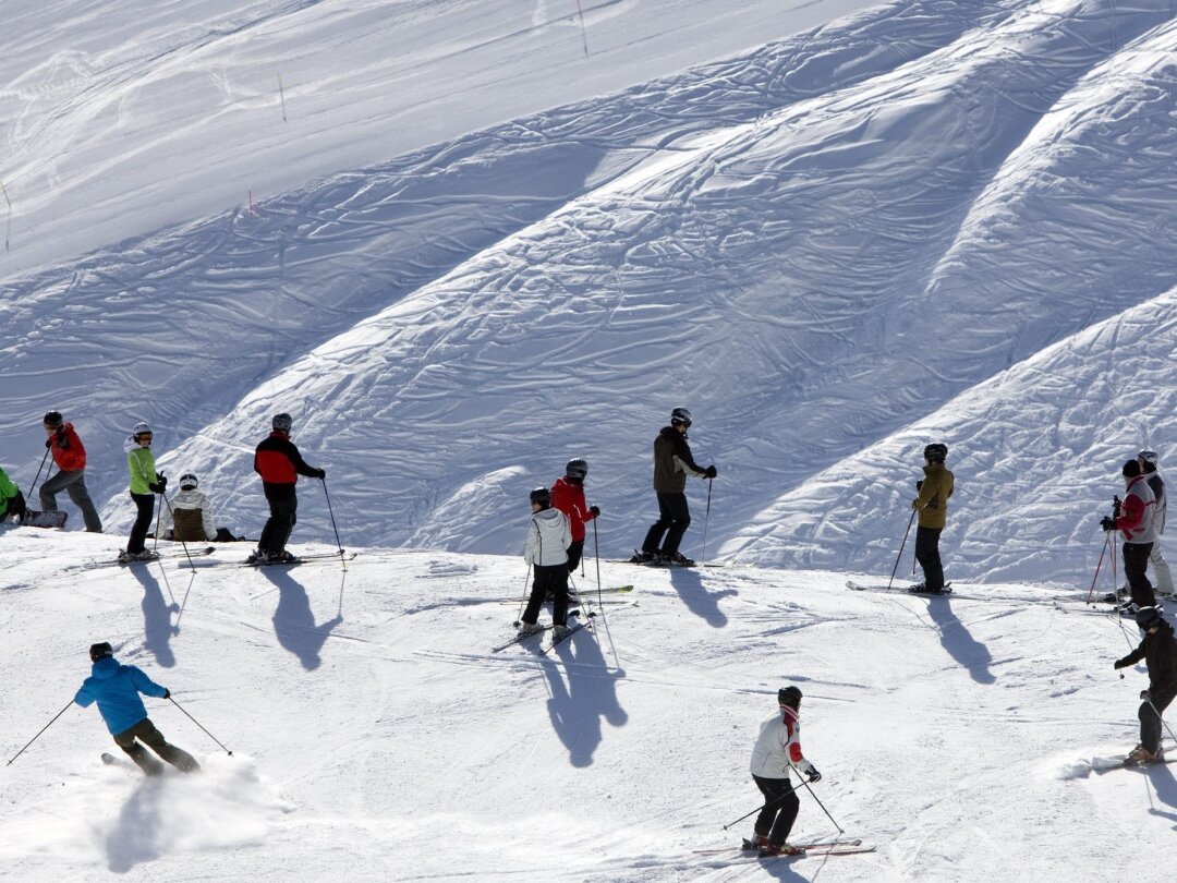 Des enfants en camp de ski à Arolla, en Valais.