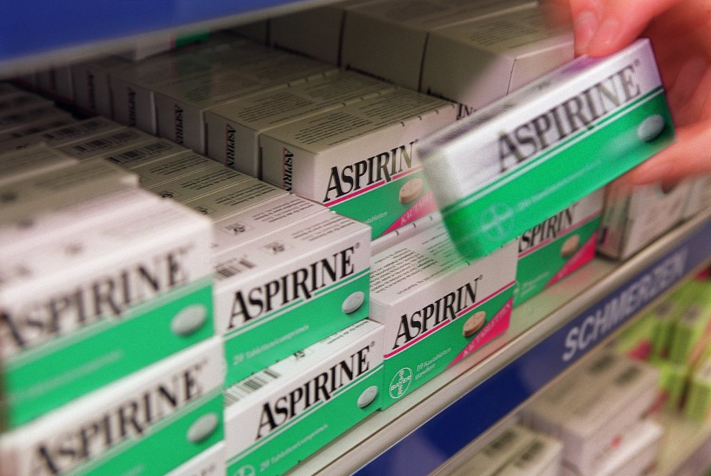 L'aspirine fluidifie le sang, ce qui empêche la formation de caillots et permet de réduire le risque d'infarctus ou d'AVC.
