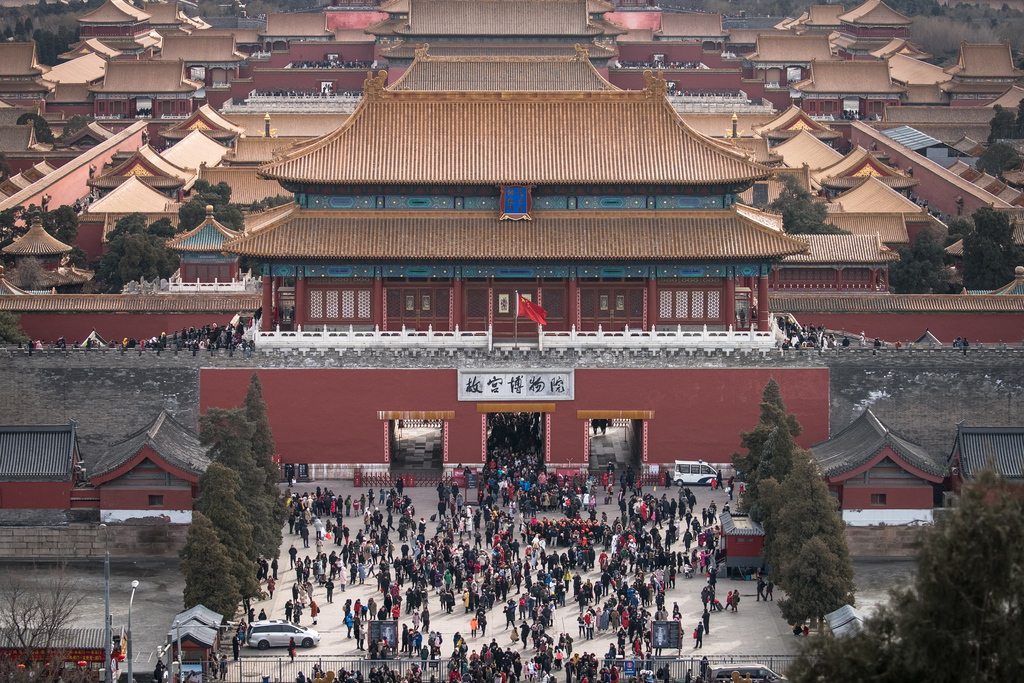 Comme chaque année au cinquième jour du calendrier lunaire, les pèlerins affluent au temple Guiyuan de la grande ville de Wuhan à l'occasion de l'anniversaire du Dieu Caishen.