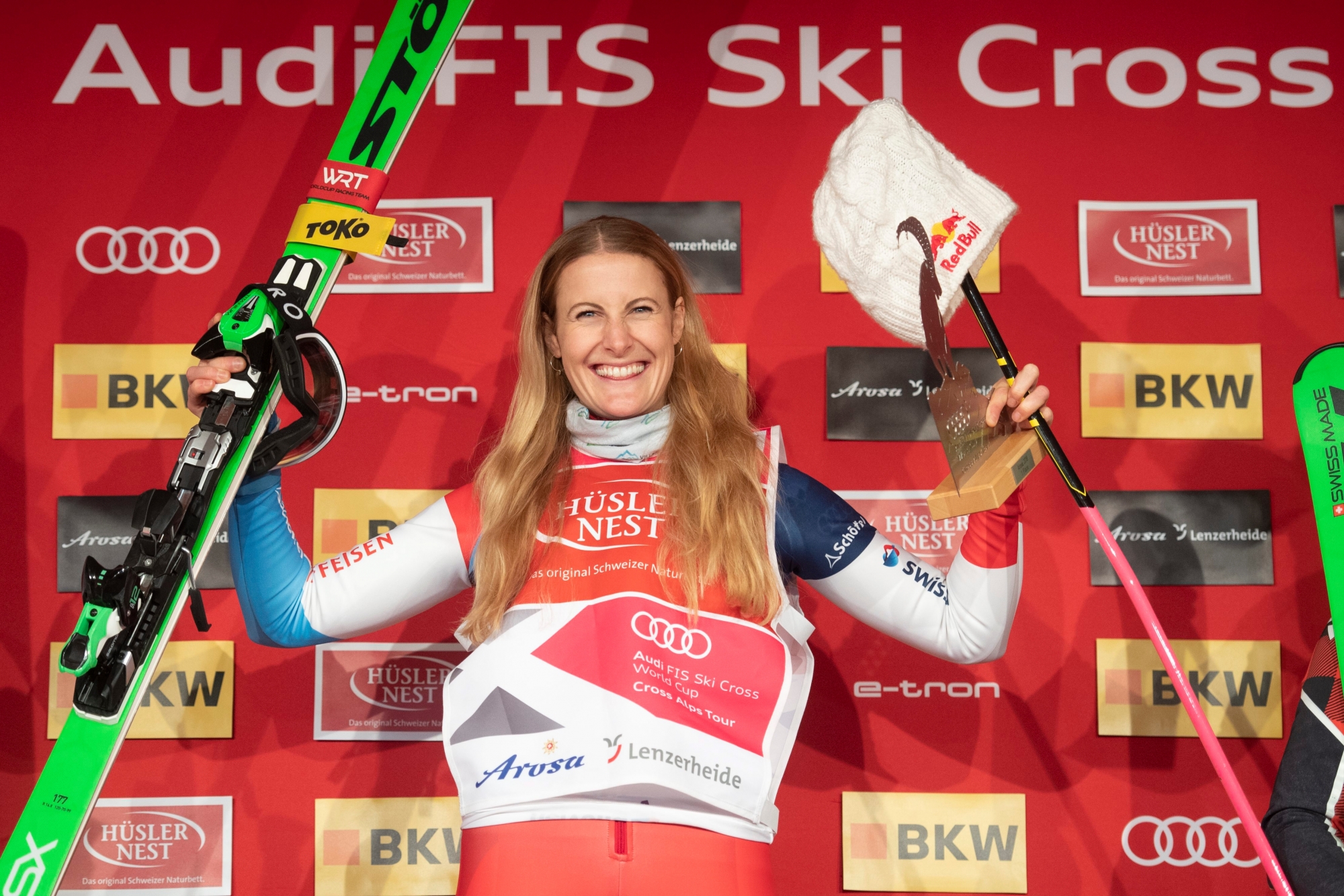 Winner Fanny Smith of Switzerland celebrates after the Ski Cross World Cup in Arosa, Switzerland, on Monday, December 17, 2018. (KEYSTONE/Gian Ehrenzeller) SWITZERLAND WC SKICROSS AROSA