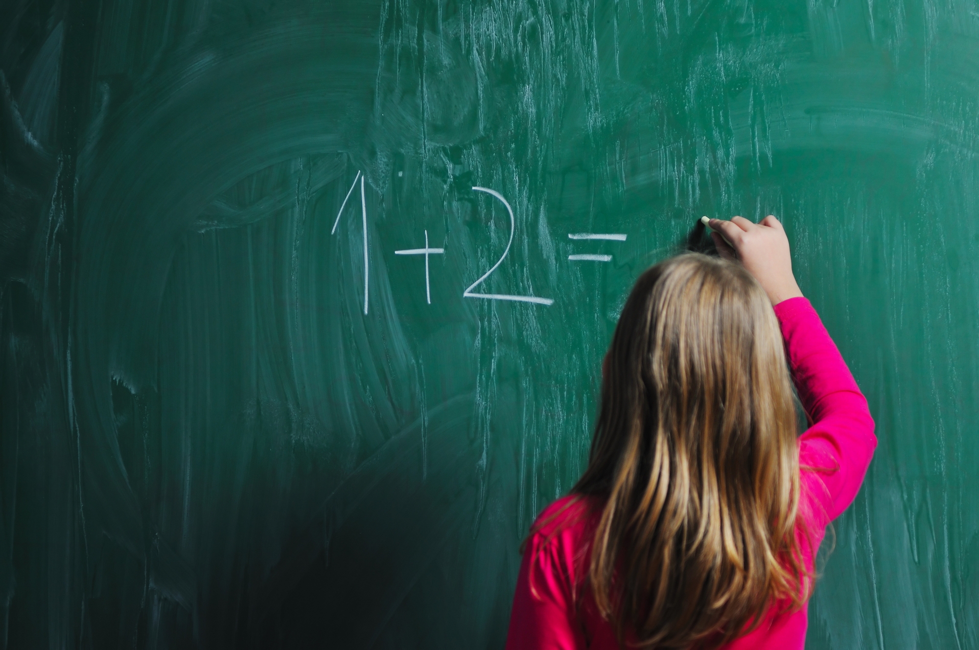 Les écoliers et les enseignants qui ont eu des contacts étroits avec les enfants souffrants sont soumis à une quarantaine à domicile de cinq jours.