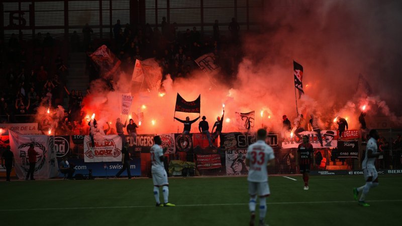 Environ 120 Sédunois avaient cherché à aller au contact des supporters xamaxiens au terme de la rencontre entre les deux clubs à la Maladière.