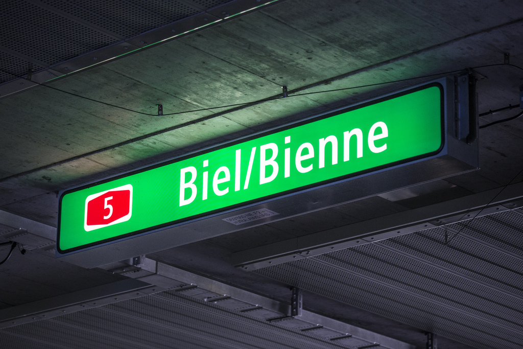 L’automobiliste francophone qui emprunte le contournement autoroutier Est doit par exemple se familiariser avec douze mentions «Biel-Ost», trois mentions «Biel-Süd» et trois mentions «Ausfahrt».