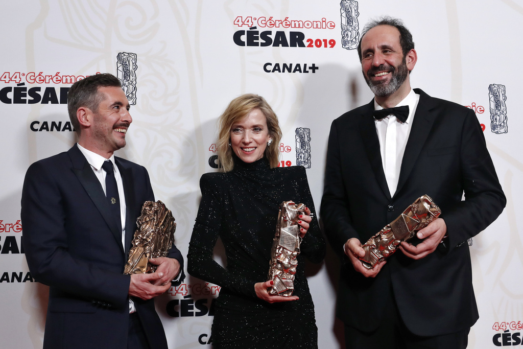 Xavier Legrand, Léa Drucker et le producteur Alexandre Gavras: le triomphe de "Jusqu'a la garde" aux 44e Cesar.