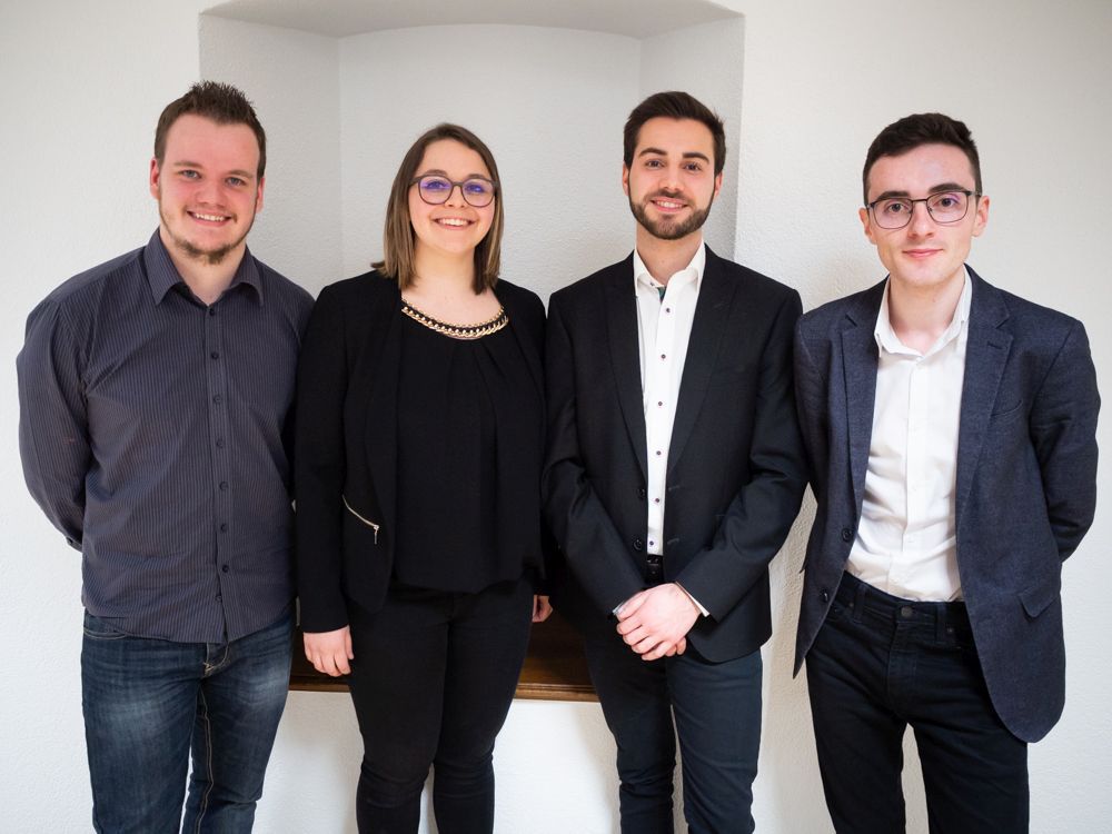 Les quatre candidats (de gauche à droite): Pierre Surdez, Sophie Rohrer, Quentin Di Meo et Nicolas Jutzet.