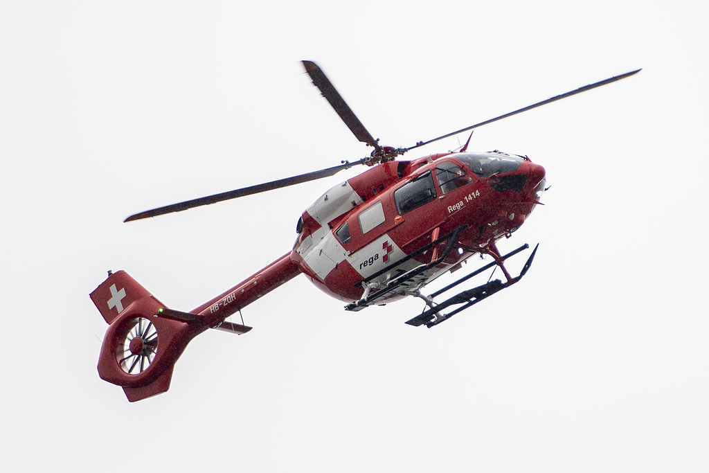 Une recherche menée par un hélicoptère de la Rega a localisé le corps sans vie de la randonneuse. (illustration)