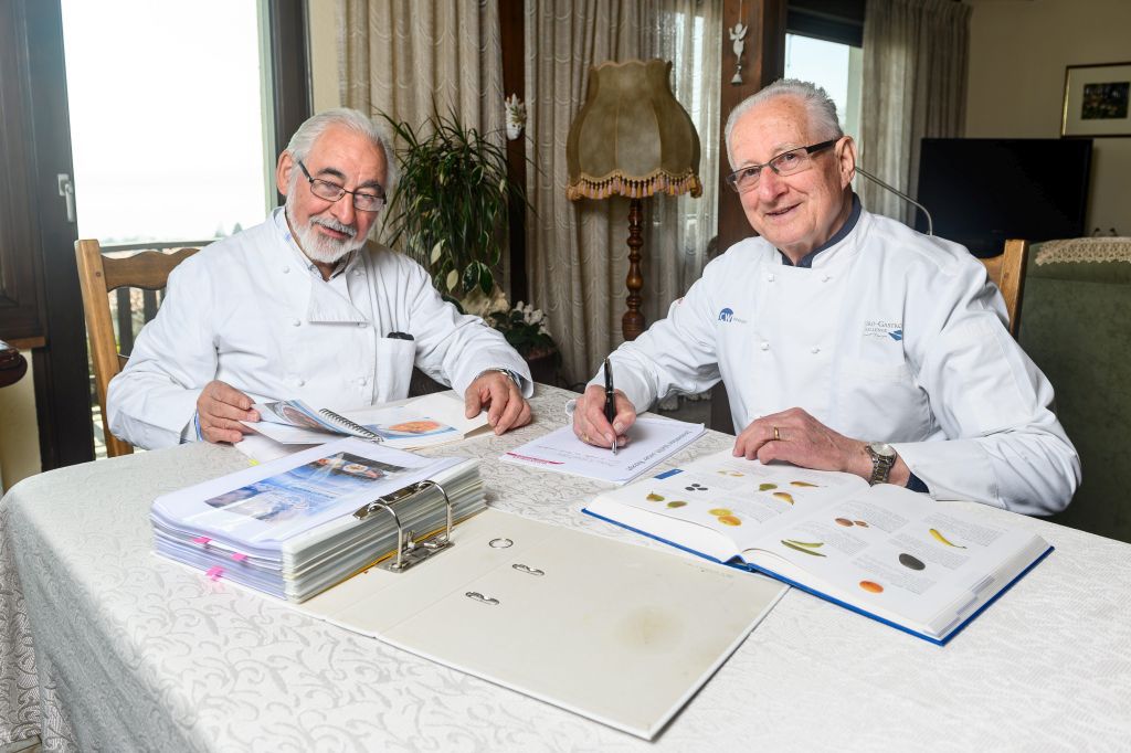 Jean-Pierre Berthonneau (à gauche) et Francis Grandjean s'occuperont de vos restes alimentaires.