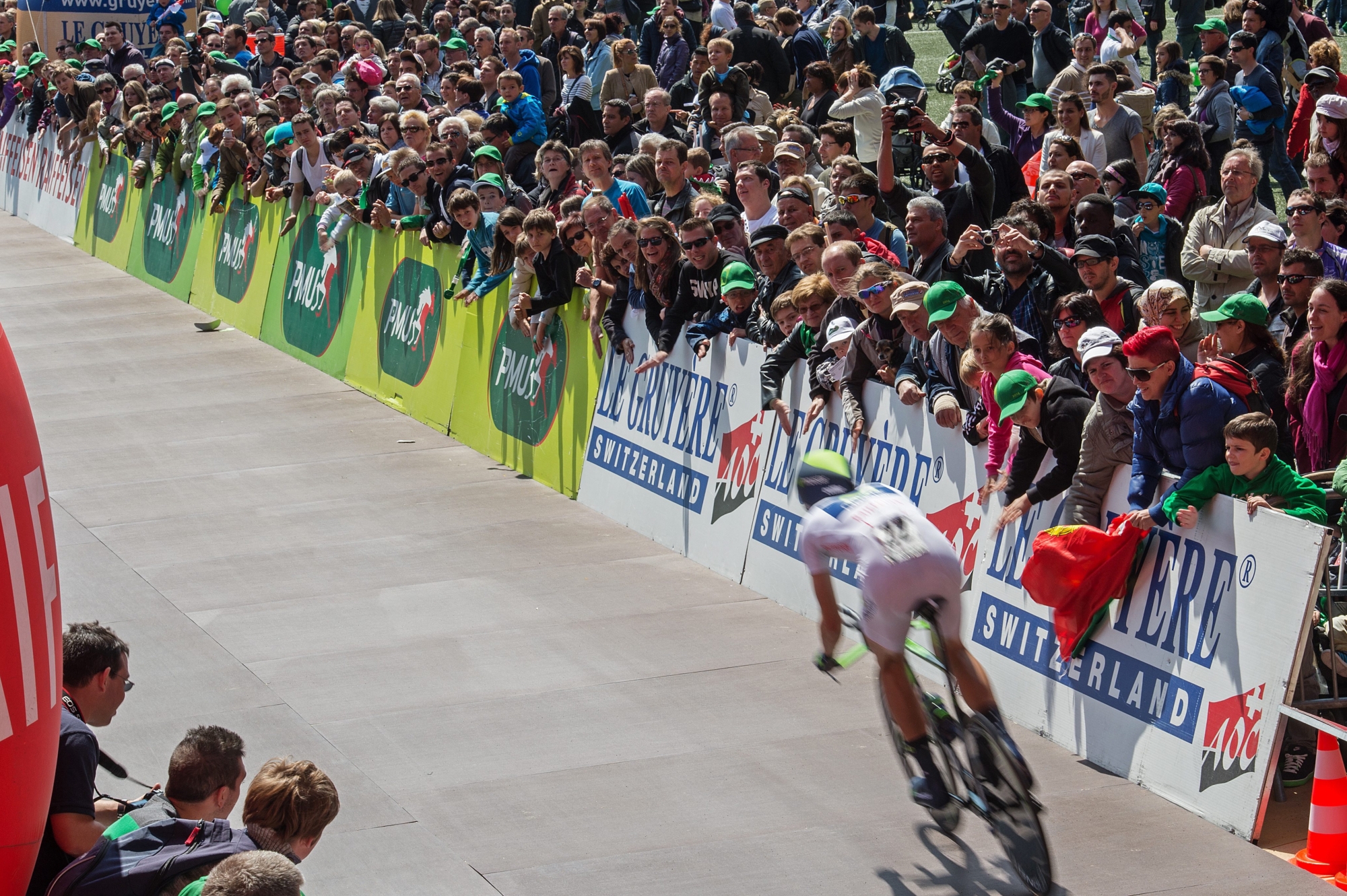 2014, dernière étape avec arrivée à Neuchâtel.