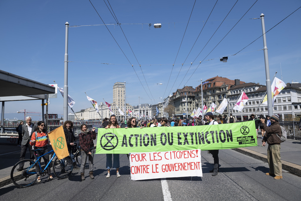Depuis le début de l'année, la jeunesse suisse descend dans les rues du pays pour défendre le climat.