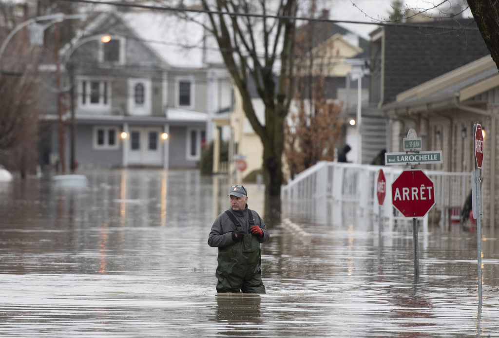 Plus de 1200 personnes ont été évacuées suite à d'importantes inondations dans l'est du Canada.