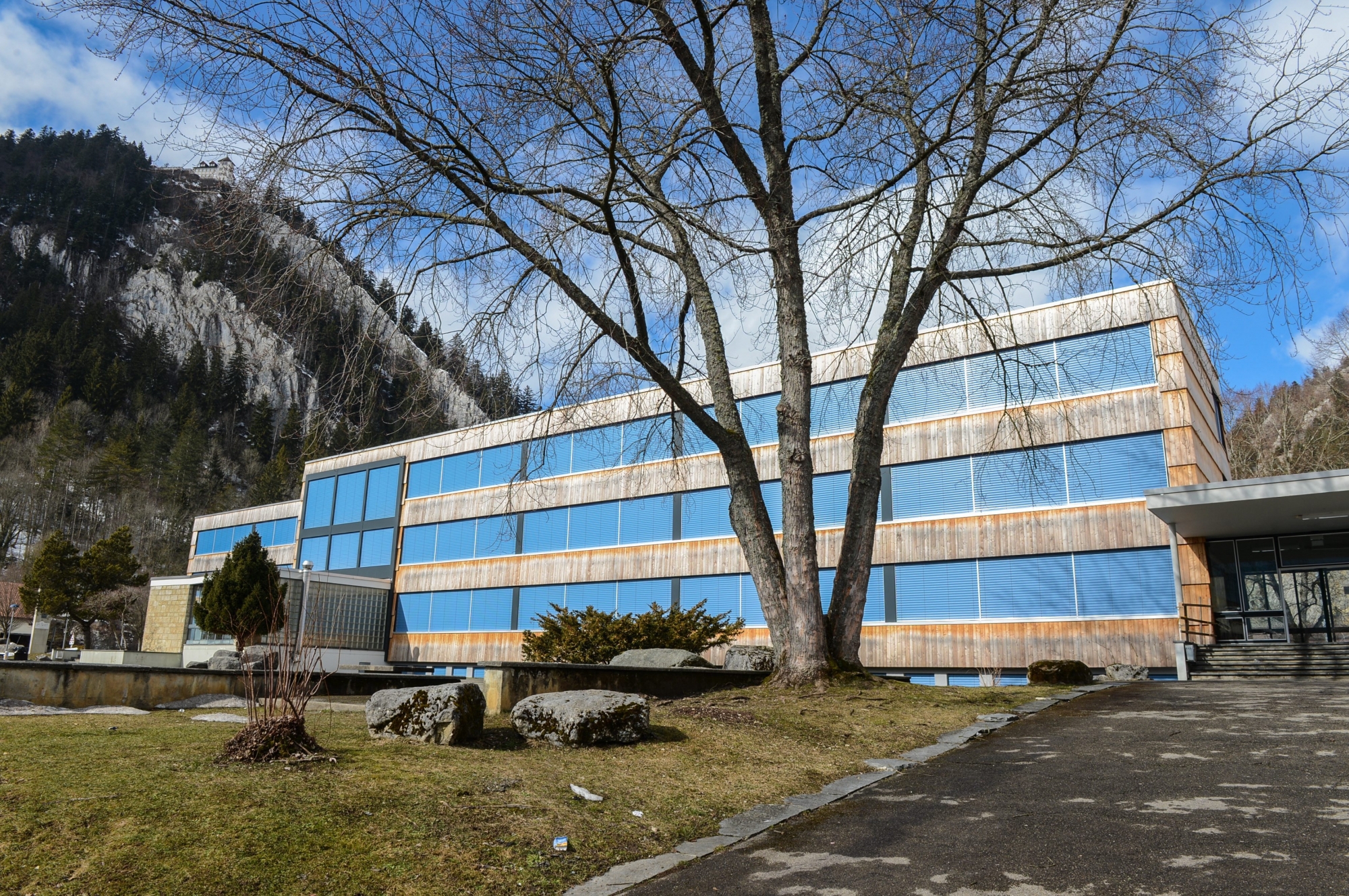 Le collège de Longereuse fait l'objet d'un concours d'architecture. 