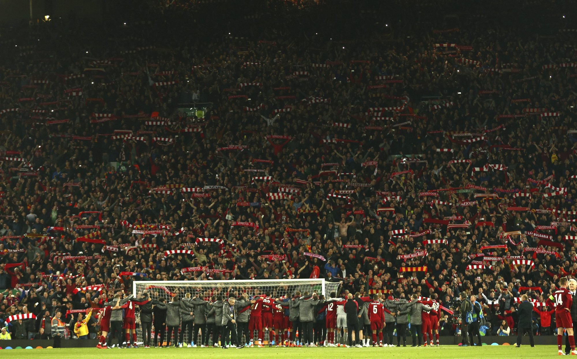 "You'll never walk alone" chantent les fans de Liverpool aux héros de ce mardi 7 mai 2019.