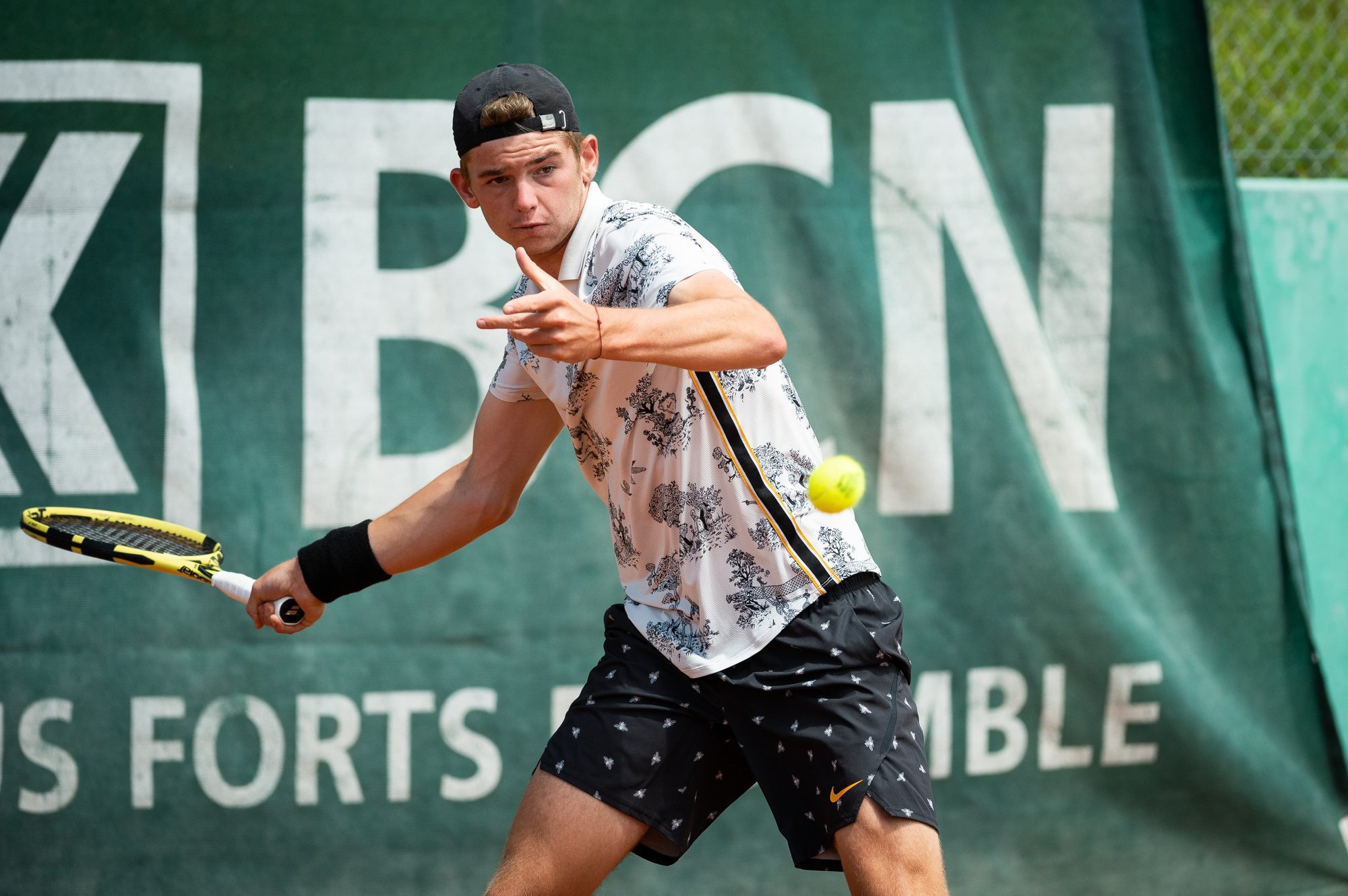 Jérôme Kym était à Neuchâtel cette semaine, dans le cadre du tournoi M18 organisé au tennis du Mail.