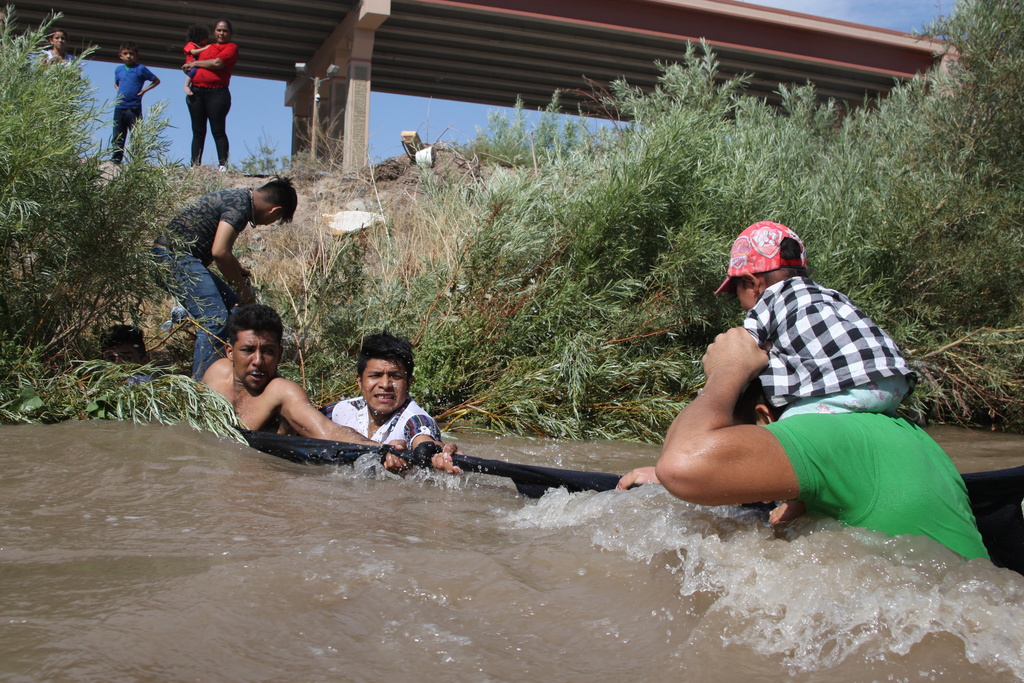 Dès lundi, les personnes qui franchissent illégalement le Rio Grande seront expulsées sans ménagement.