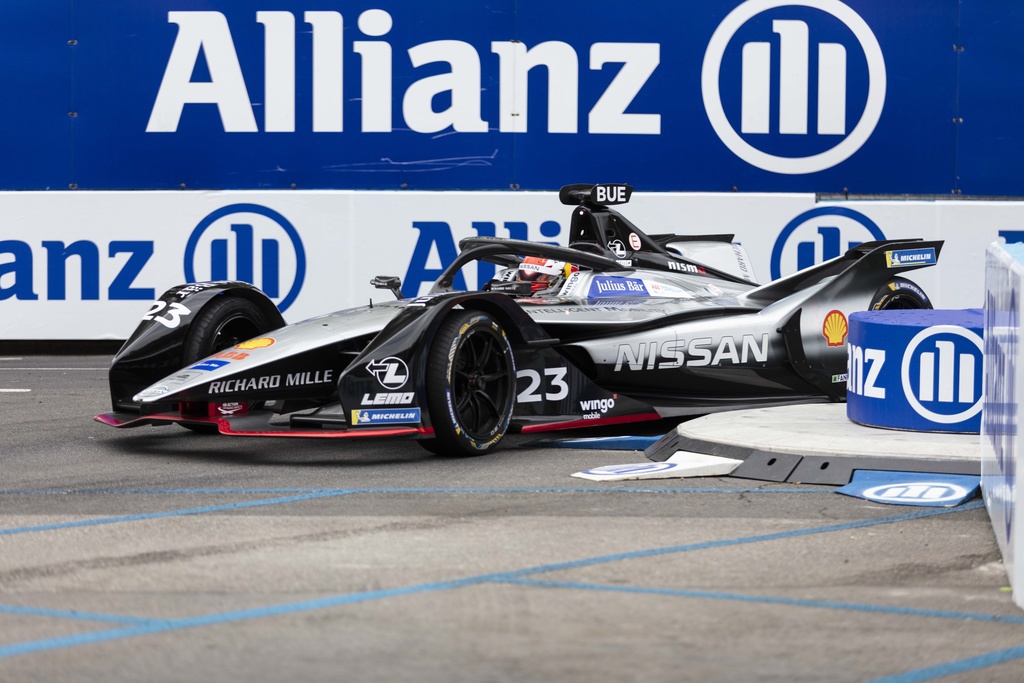 Grâce à cette bonne performance en qualification, la situation semble favorable pour Buemi de monter sur le podium devant son public.