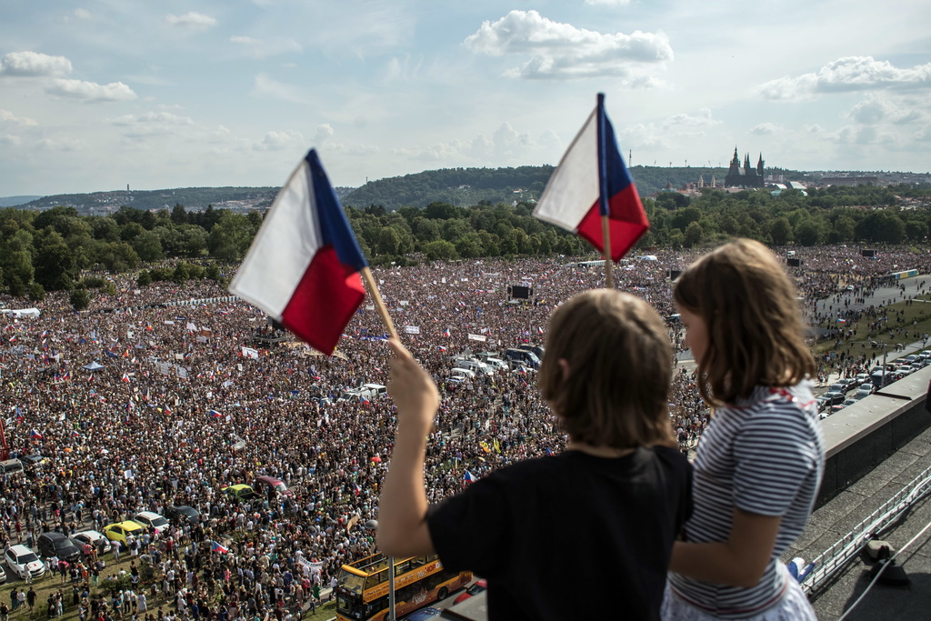 Les manifestants réclament une enquête indépendante au sujet du premier ministre ainsi que sa démission immédiate.