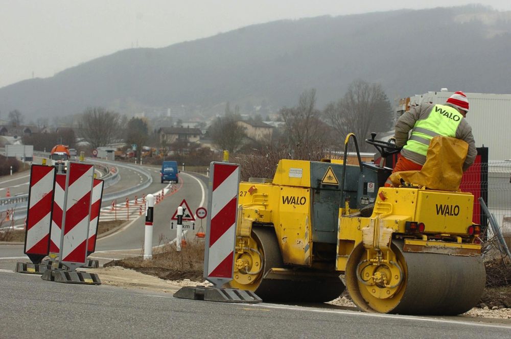 Les machines de chantier ne sont pas prêtes d’être remisées au garage dans le canton de Neuchâtel. 